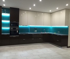 Скинал из тонированного стекла