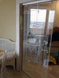 Стеклянные раздвижные двери