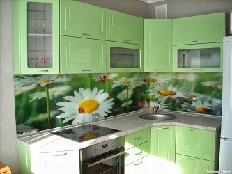 Изготовление кухонь и стеклянных фартуков