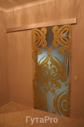 Цельностеклянные раздвижные двери